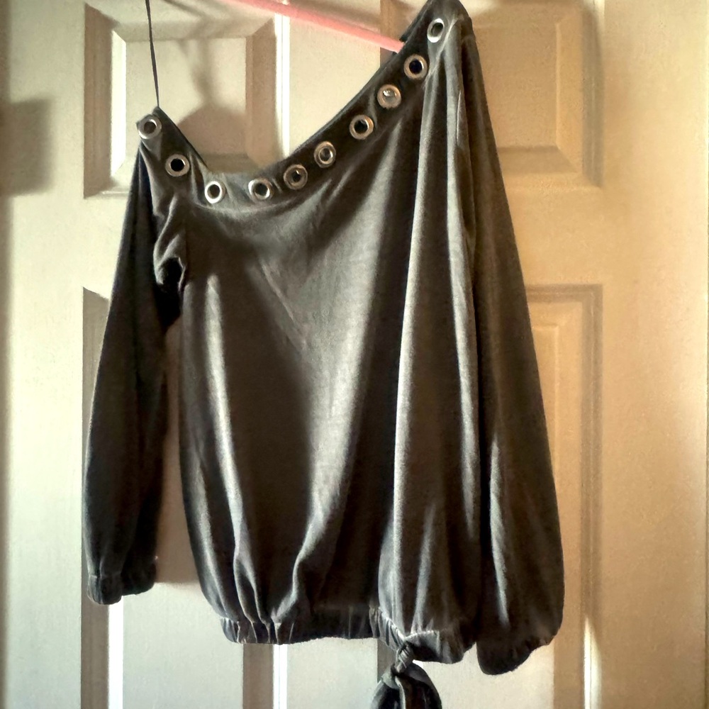 Venus - Off The Shoulder Gray 3/4 Sleeves.  Size Medium